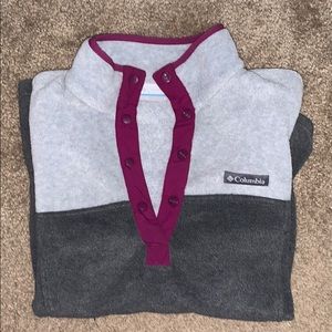 Columbia , V-Neck Button Up